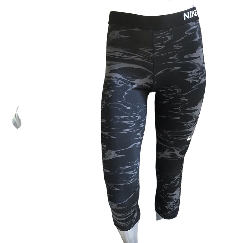 Nike Dri Fit Pro Black Gray Cropped Leggings Women’s Size Medium